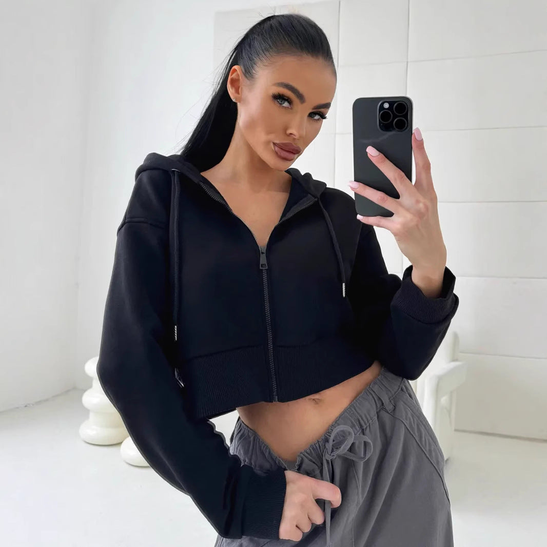 Damen Cropped Kapuzenjacke mit kurzem Reißverschluss und breitem Rippbund Shop Nory