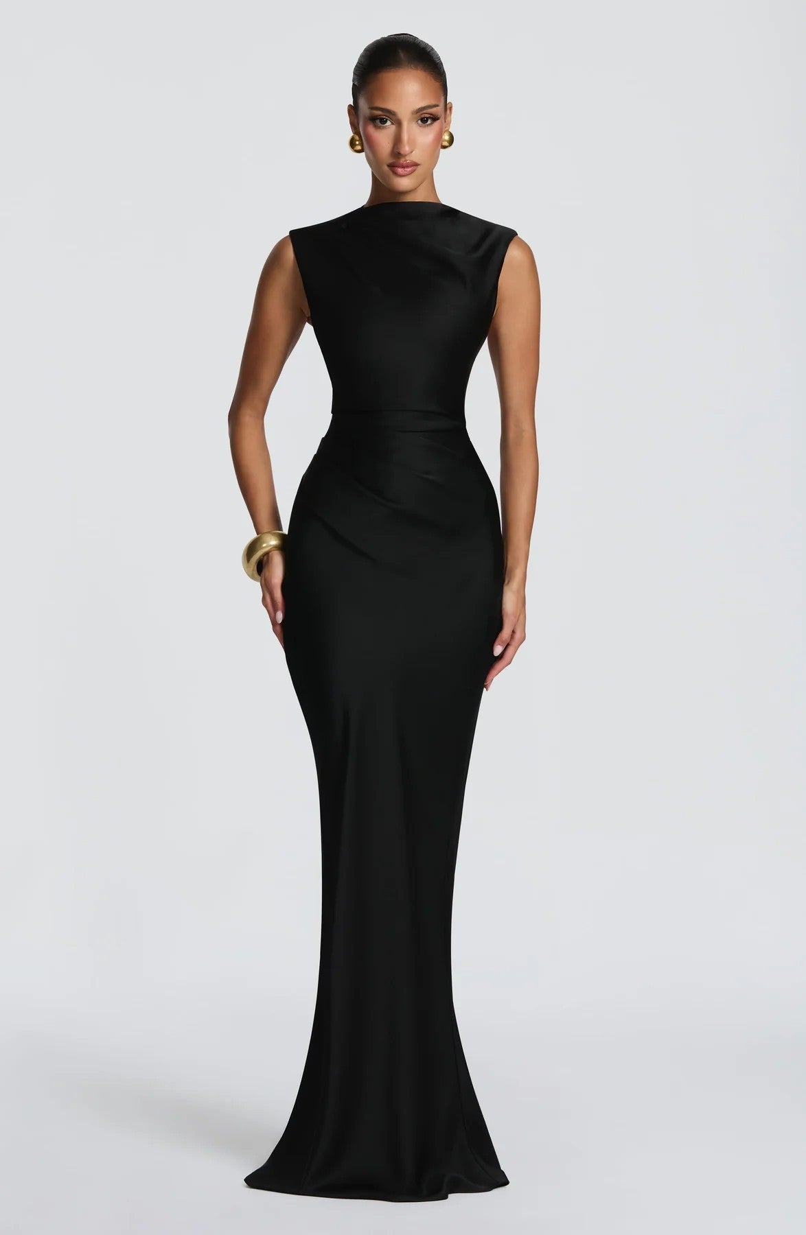 Damen Elegantes Maxikleid mit asymmetrischem Ausschnitt und raffinierten Drapierungen Shopnory