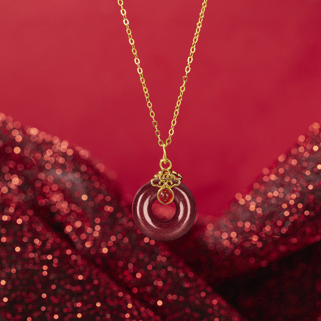 Damen Halsschmuck mit kunstvollem Donut-Anhänger aus hochwertigem Halbedelstein und Zirkonia-Details Shop Nory