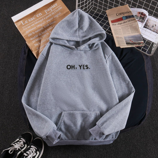 Damen nan Kapuzenpullover mit weichem Innenfutter, Kängurutasche und dezentem Frontprint Shop Nory