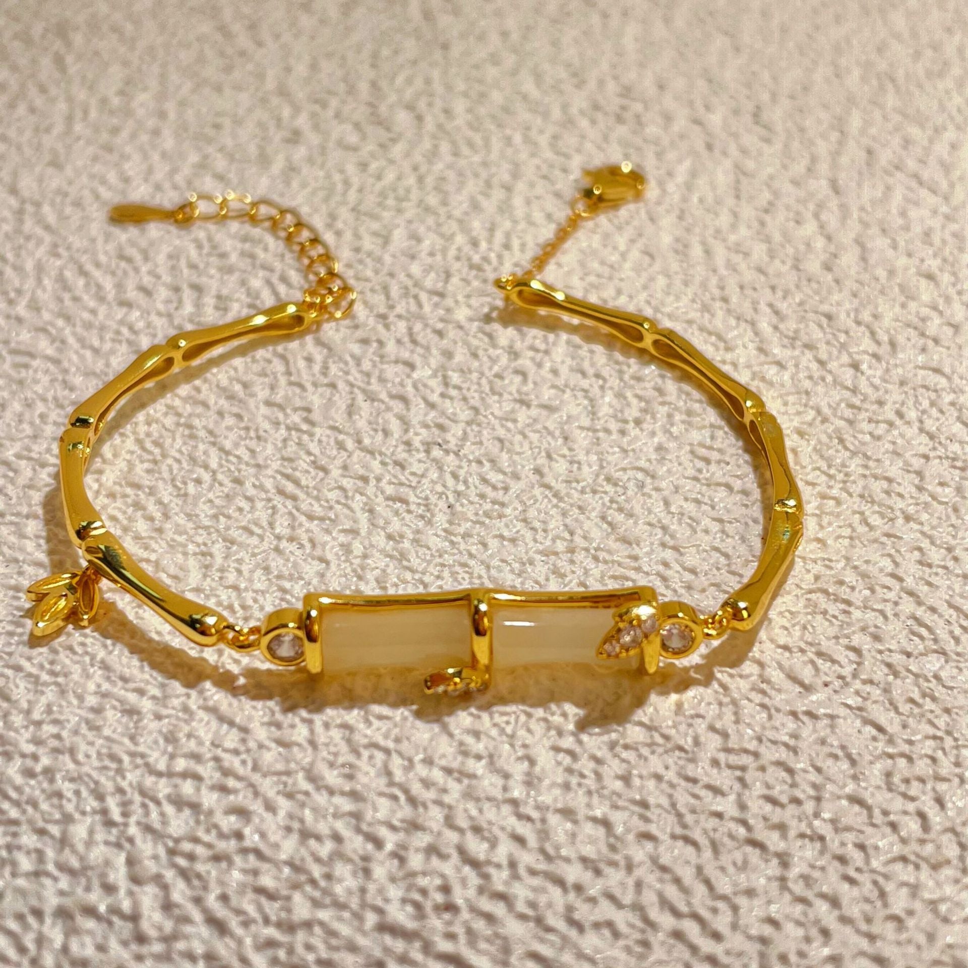 Damen Armband mit elegantem Bambusdesign und hochwertigem Jade-Edelstein Shop Nory