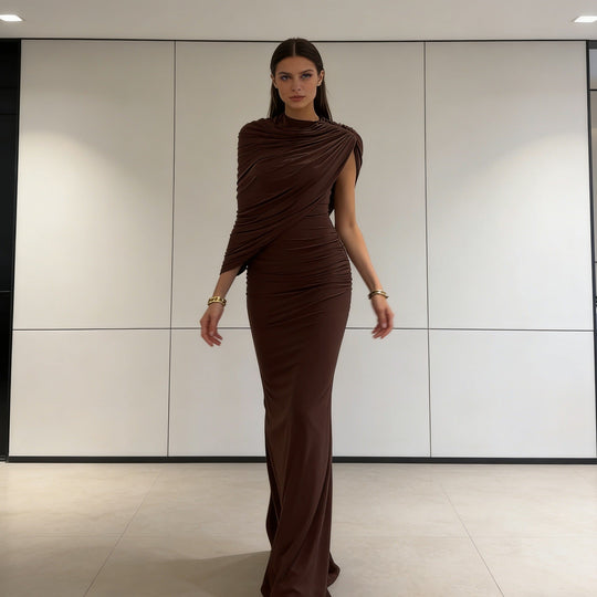 Damen Elegantes Maxikleid mit asymmetrischen Drapierungen und figurschmeichelndem Schnitt