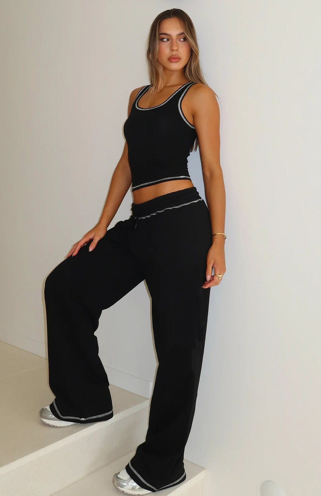 Damen lässiges Crop-Top und weite High-Waist Lounge-Jogginghose Set Shop Nory