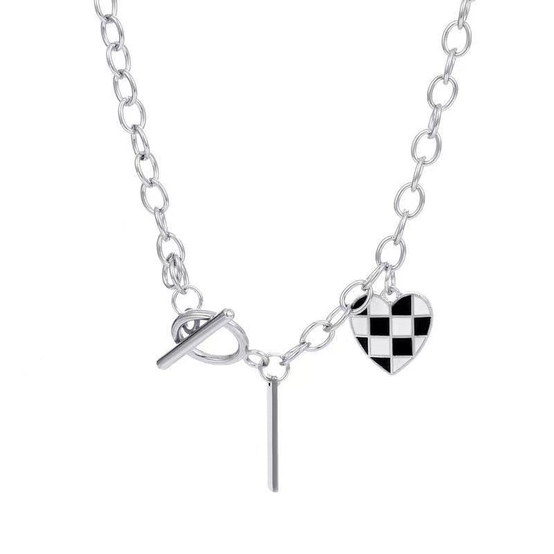 Damen elegant gestaltete Kettenhalskette mit Herz- und Stabanhänger Shop Nory