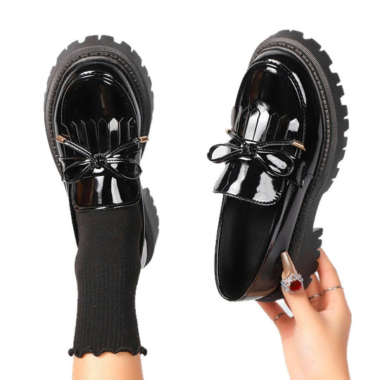 Damen Loafer in Lacklederoptik mit massiver Profilsohle und Zierschleife Shop Nory