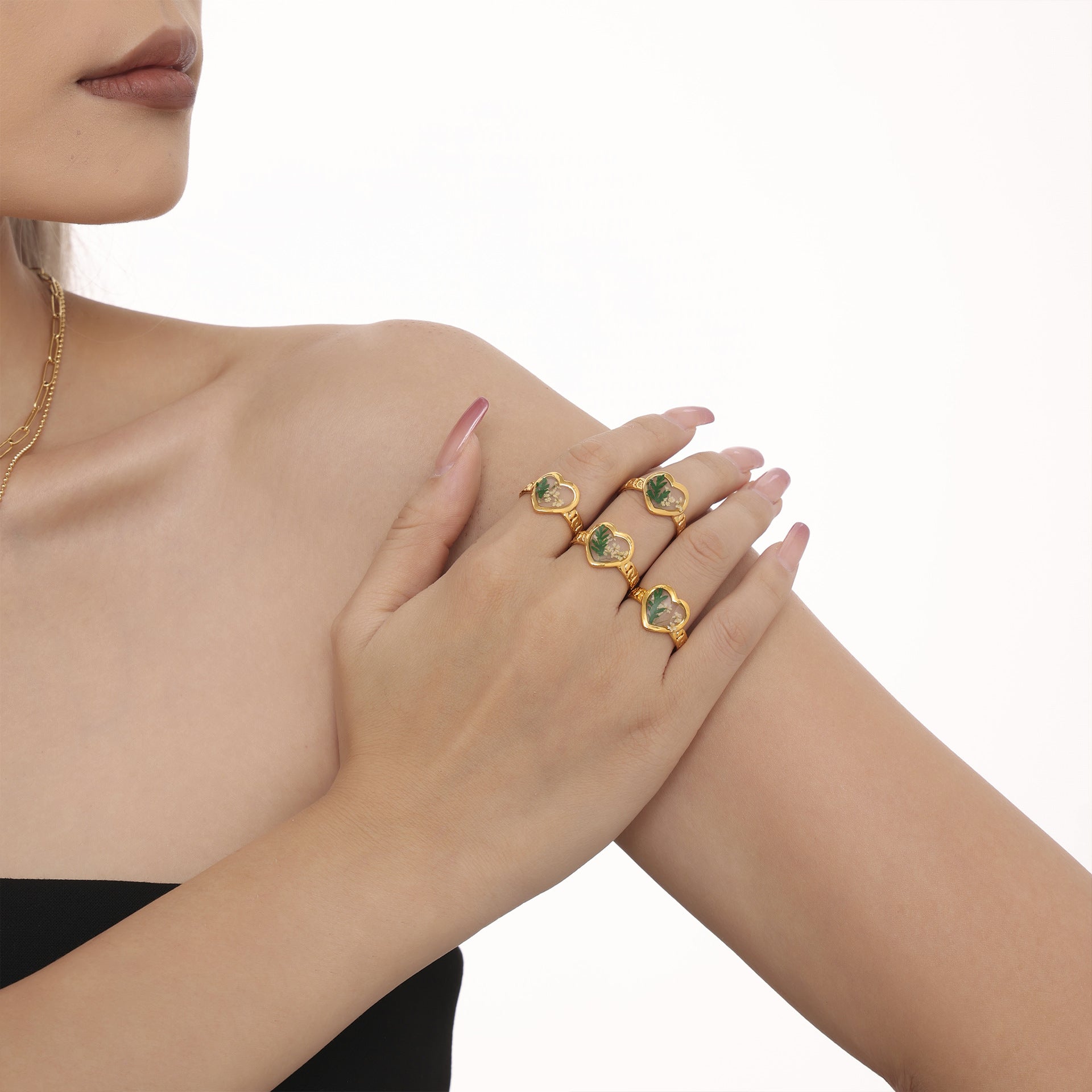 Damenring mit Herzdesign und eingelegten Blumen Shop Nory