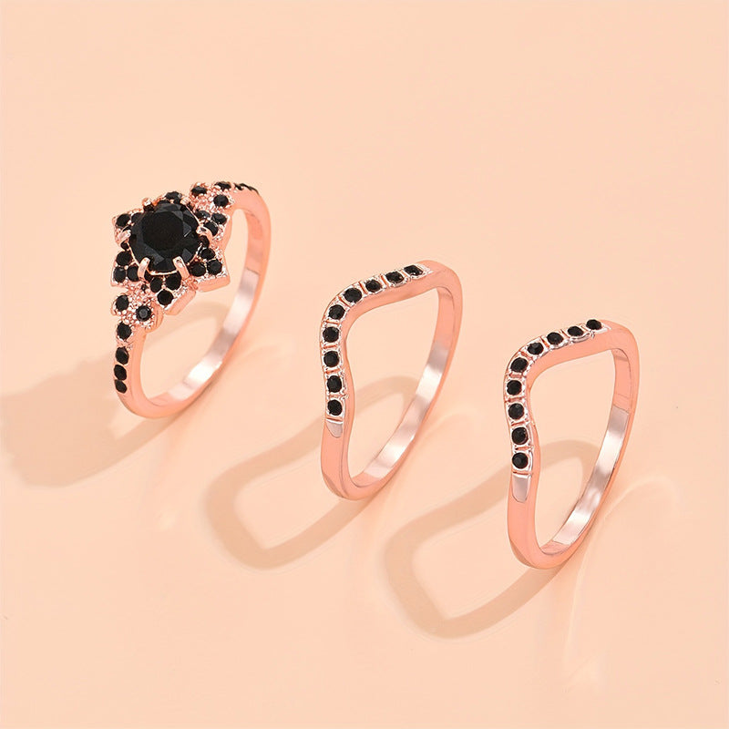Damen Statement-Ring mit filigranem Blumenmuster und funkelnden Akzenten Shop Nory