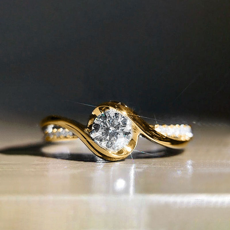 Damenring mit elegantem Twist-Design und funkelndem Zirkonia Shop Nory