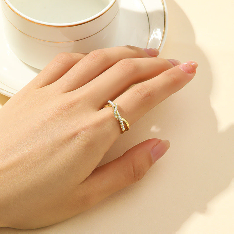 Damen eleganter und moderner Ring mit Perlen und Zirkonia Shop Nory