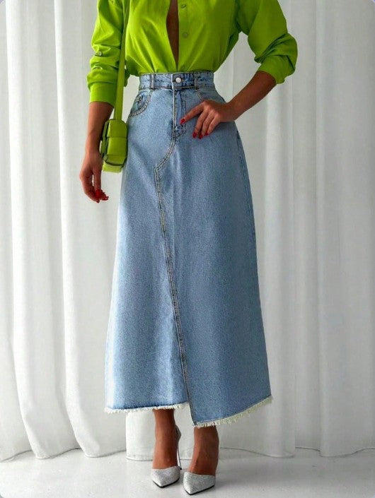 Damen Hochtaillierter Maxi-Denimrock mit asymmetrischer Vordernaht und fransigem Saum Shop Nory