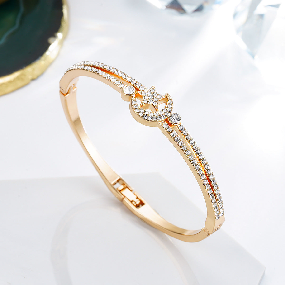 Damen Armreif mit funkelndem Zirkonia-Besatz Shop Nory
