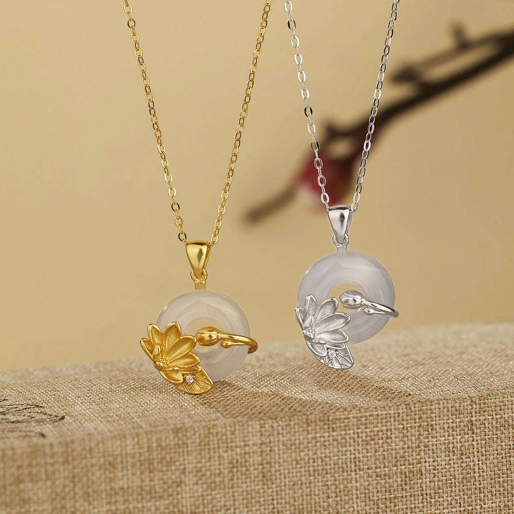 Damen Halskette mit kunstvollem Lotus-Anhänger und filigranem Silberdesign Shop Nory