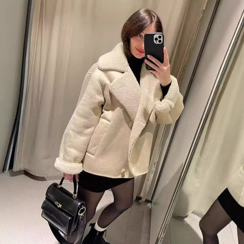 Damen Boxy-Jacke aus Faux-Shearling mit großem Teddykragen und Eingrifftaschen Shop Nory
