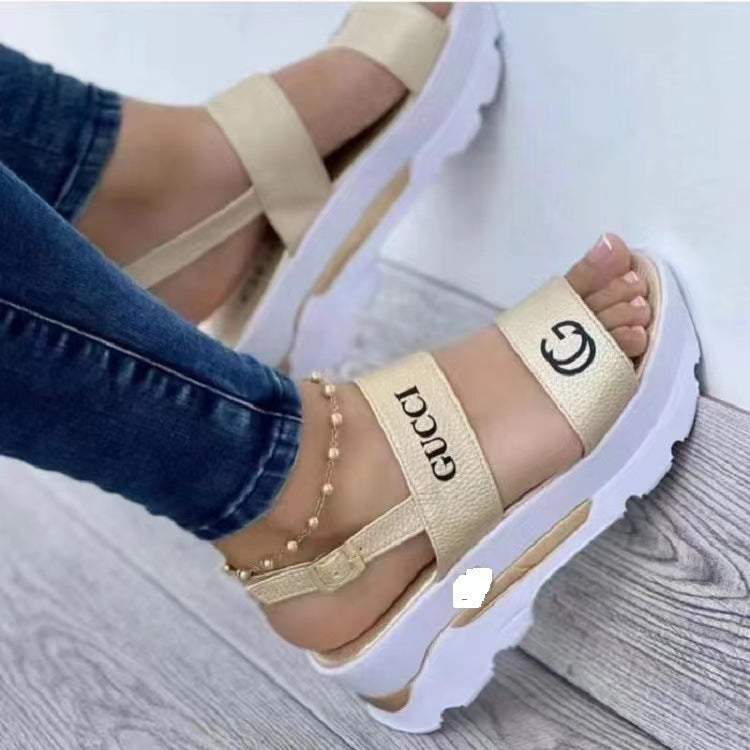 Damen Komfortable Plattform-Sandalen mit breiten Riemen und rutschfester Sohle