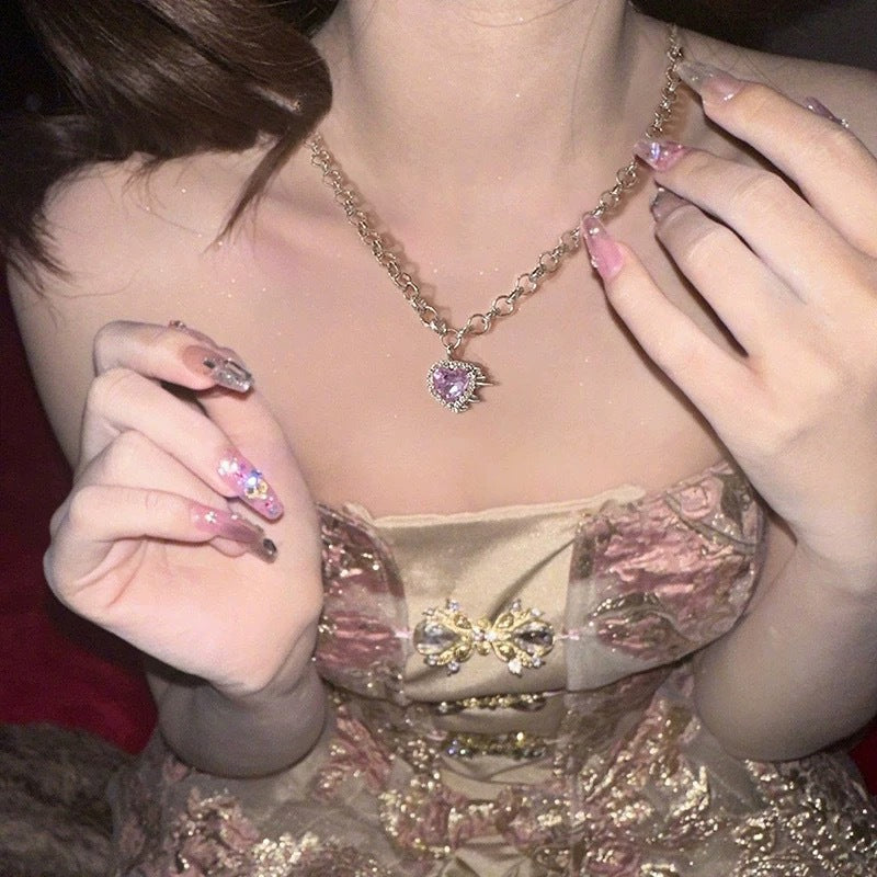 Damen Kette mit herzförmigem Anhänger und elegantem Design Shop Nory