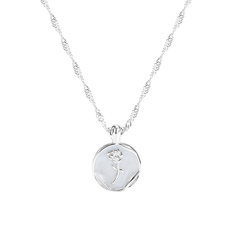Damen Elegante und filigrane Halskette mit graviertem Anhänger Shop Nory