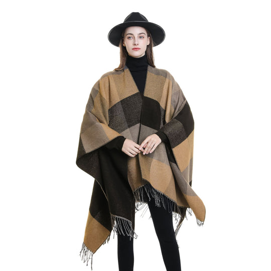 Damen Web-Umhang im kastigen Ruana-Schnitt mit diagonalem Karomuster und Fransen Shop Nory