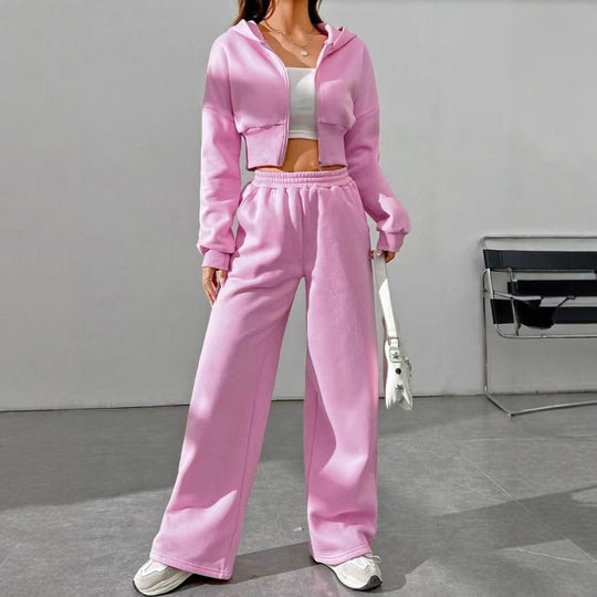 Damen nan kurzes Kapuzen-Sweatshirt mit Reißverschluss und weite High-Waist Jogginghose Shop Nory
