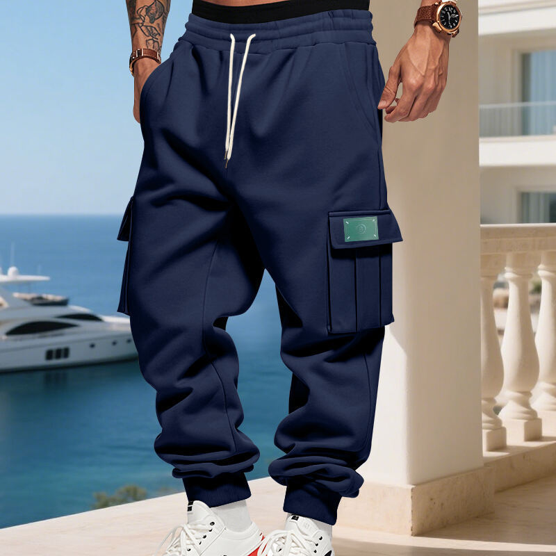 Herren nan Cargo-Jogginghose mit großzügigen Klappentaschen, elastischem Bund und geripptem Saum Shop Nory
