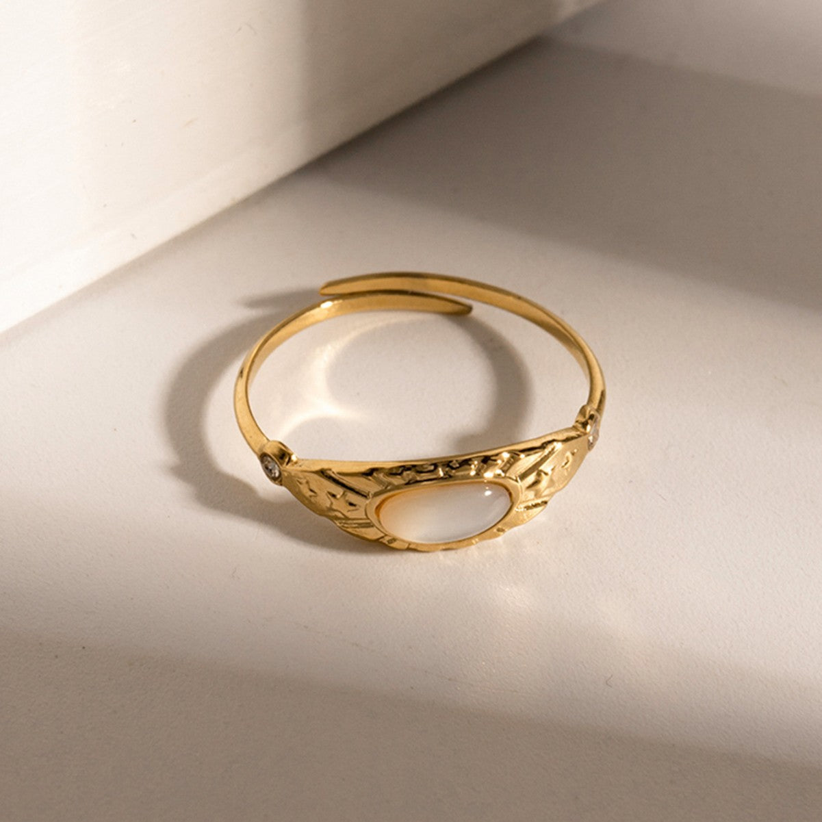 Damen Offenes Armband mit geometrischem Münzdesign Shop Nory