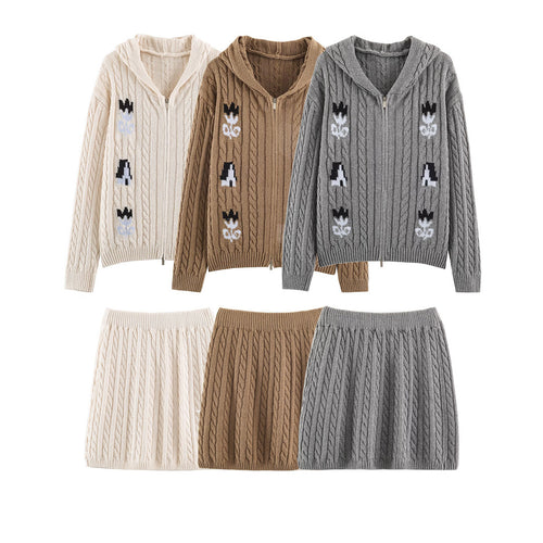 Damen Zweiteiliges Strick-Set mit Zipper-Kapuzenjacke und kurzem Zopfmuster-Rock Shop Nory