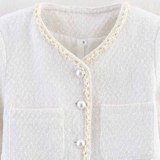 Damen modische Bouclé-Jacke mit eleganten Taschen und perlverzierten Knöpfen