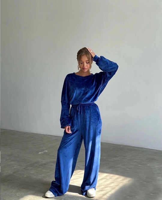 Damen luxuriöses Samt-Relax-Set mit Oversize-Crewneck und hochgeschnittener Gummibund-Jogger Shop Nory