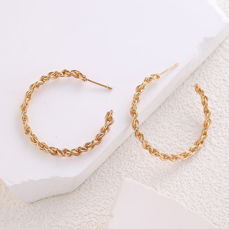Damen Zarte und elegante Creolen aus hochwertigem Material Shop Nory