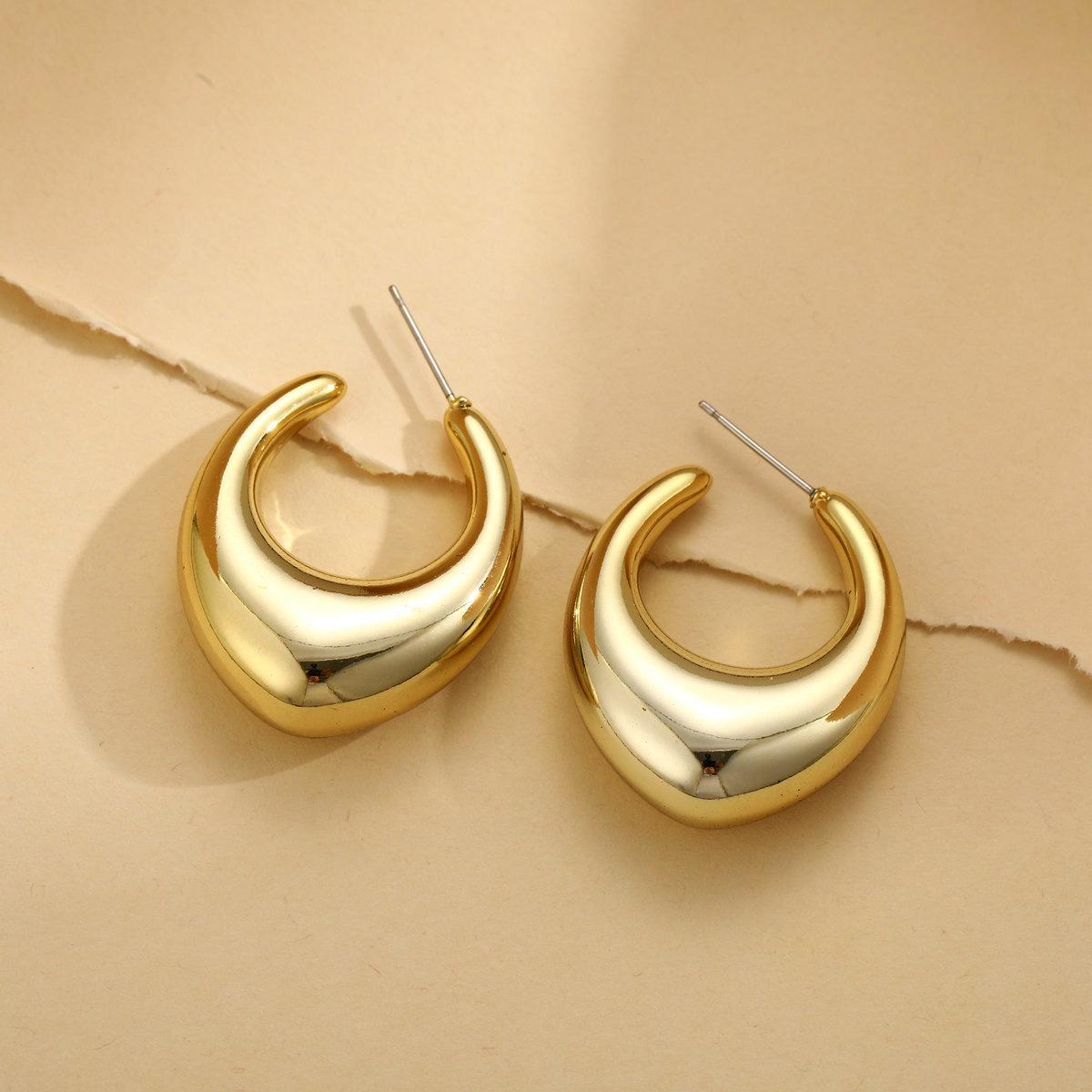 Damen große Creolen-Ohrstecker aus hochwertigem Metall mit glänzender Oberfläche Shop Nory