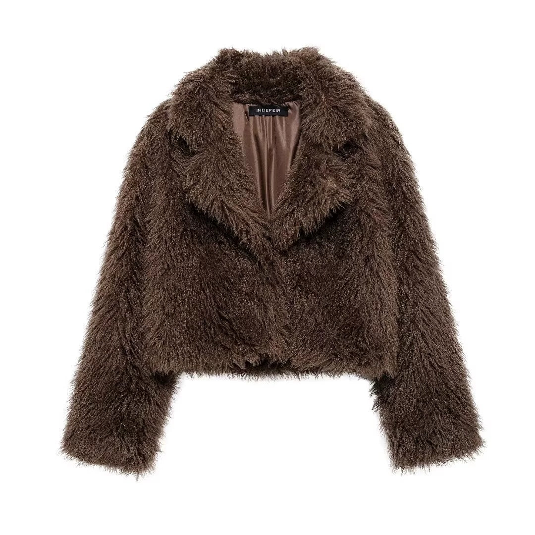 Damen Kurzjacke im Cropped‑Schnitt aus fluffigem Hochflor‑Faux‑Fur mit tiefem Schalkragen Shop Nory