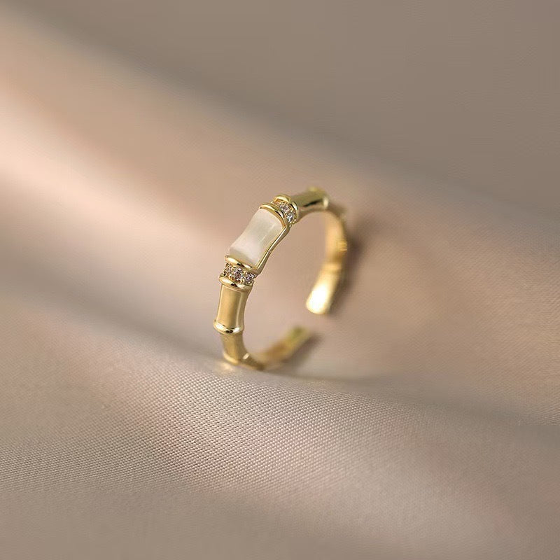 Damen modern gestalteter Ring mit elegantem Overlay Shop Nory
