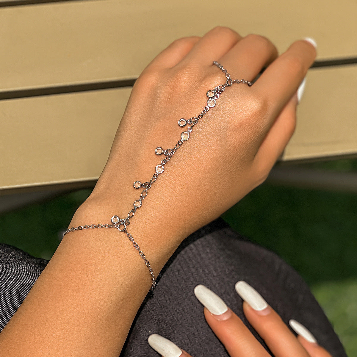Damen elegantes Perlen-Armband-Kette mit filigraner Struktur Shop Nory