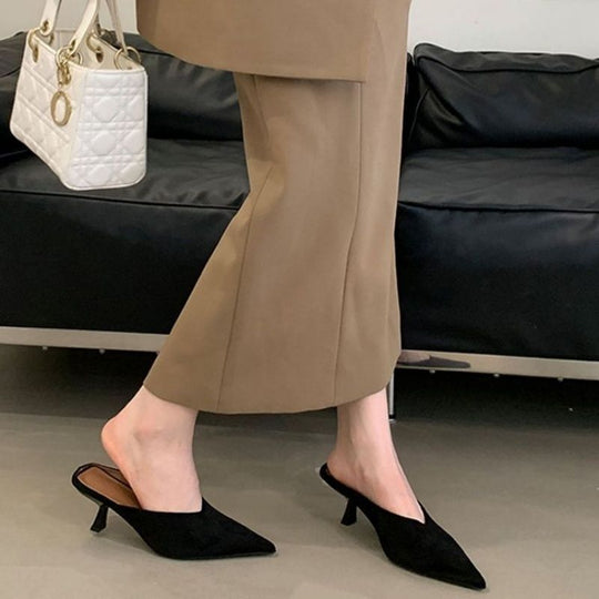 Damen Spitz zulaufende Schlupf‑Mules mit sculpted Kittenabsatz Shop Nory