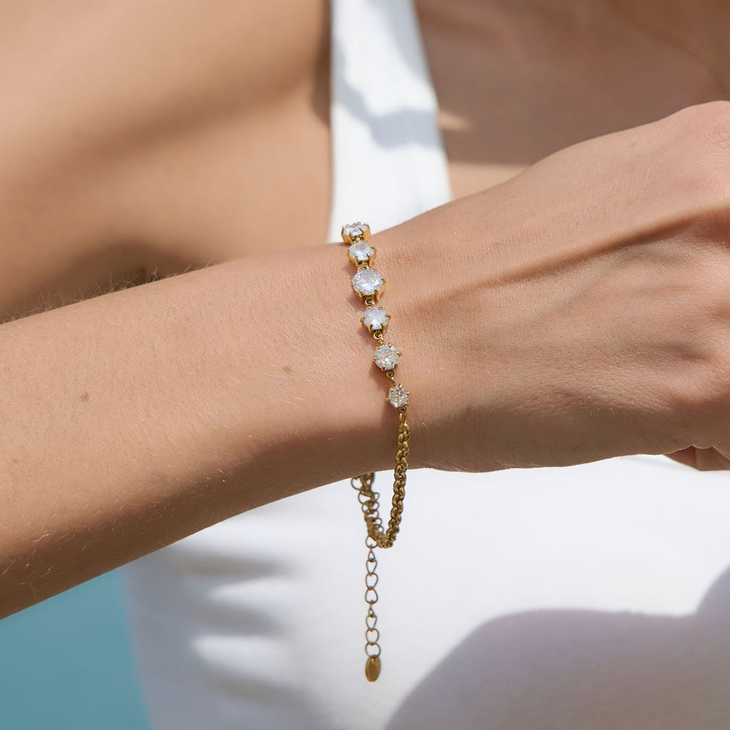 Damen Armband mit funkelnden Zirkonia und verstellbarem Verschluss Shop Nory