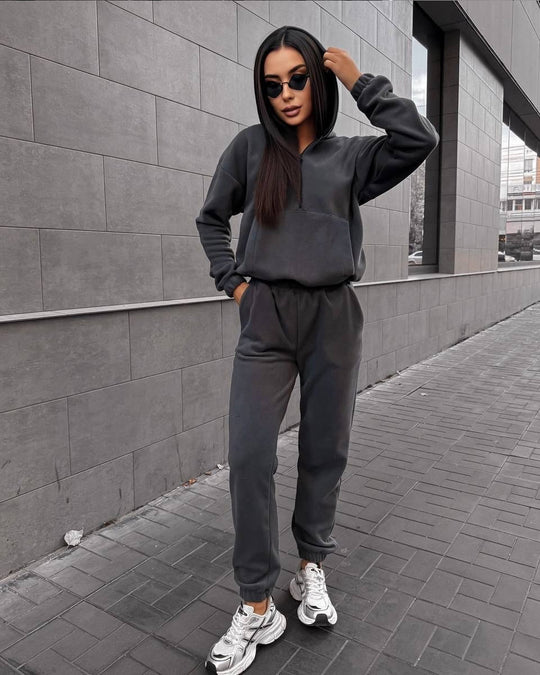 Damen sportliches Fleece-Set mit halbhohem Reißverschluss Kapuzenhoodie und lässiger Jogginghose Shop Nory