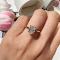 Damen eleganter Ring mit ovalem, funkelndem Zirkonia-Besatz Shop Nory