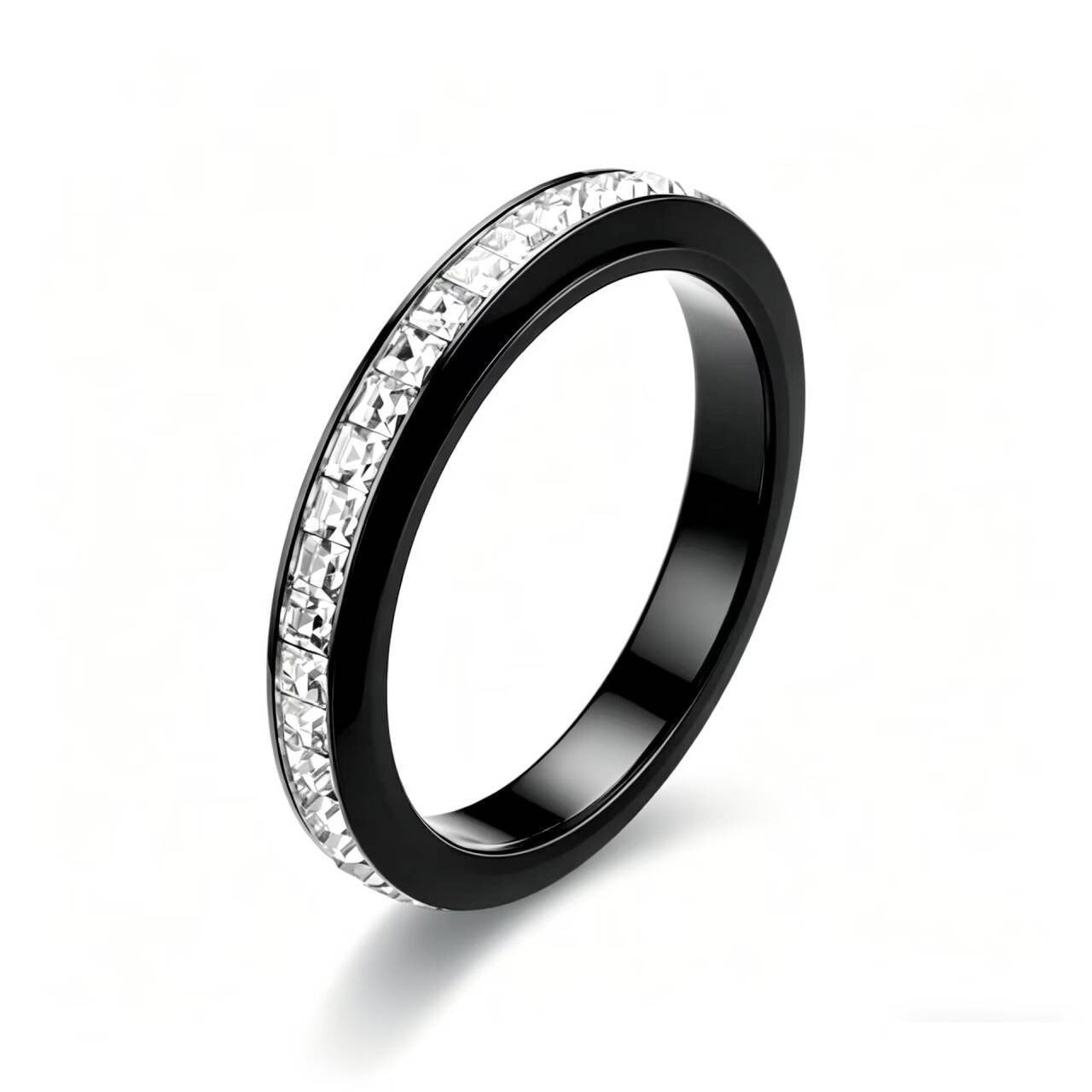 Damen Ring mit funkelndem Zirkonia-Besatz und eleganter Oberflächenstruktur Shop Nory