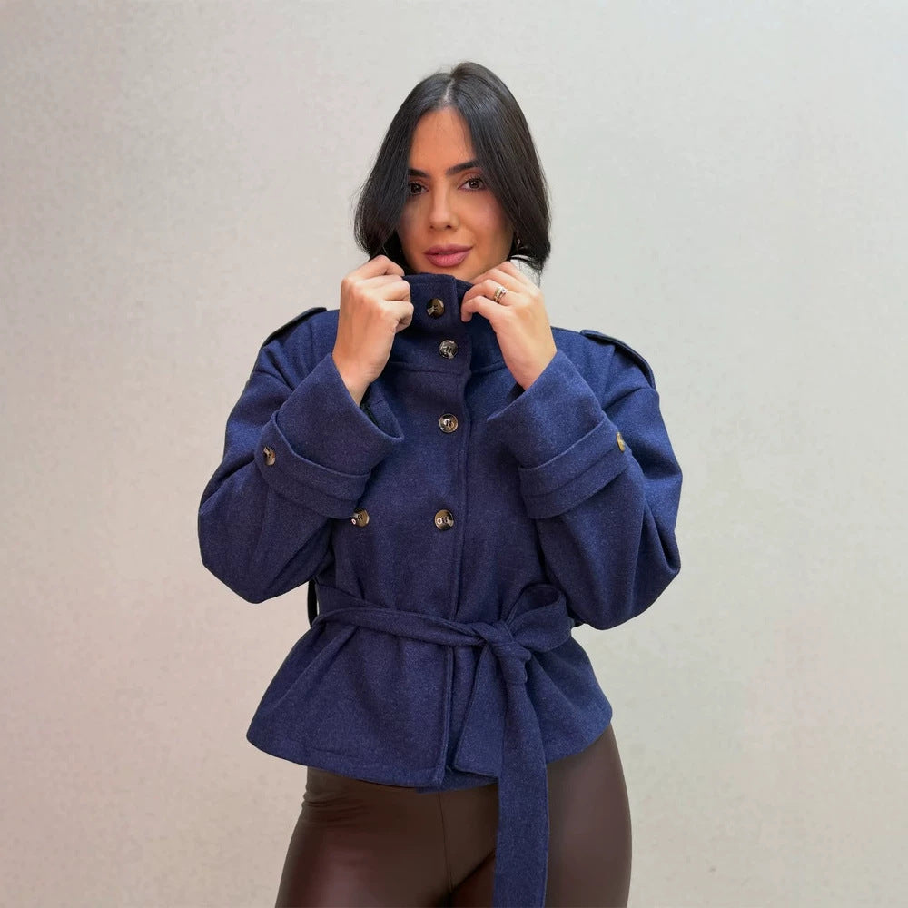 Damen Kurzer doppeltreihiger Mantel mit Stehkragen und Bindegürtel Shop Nory