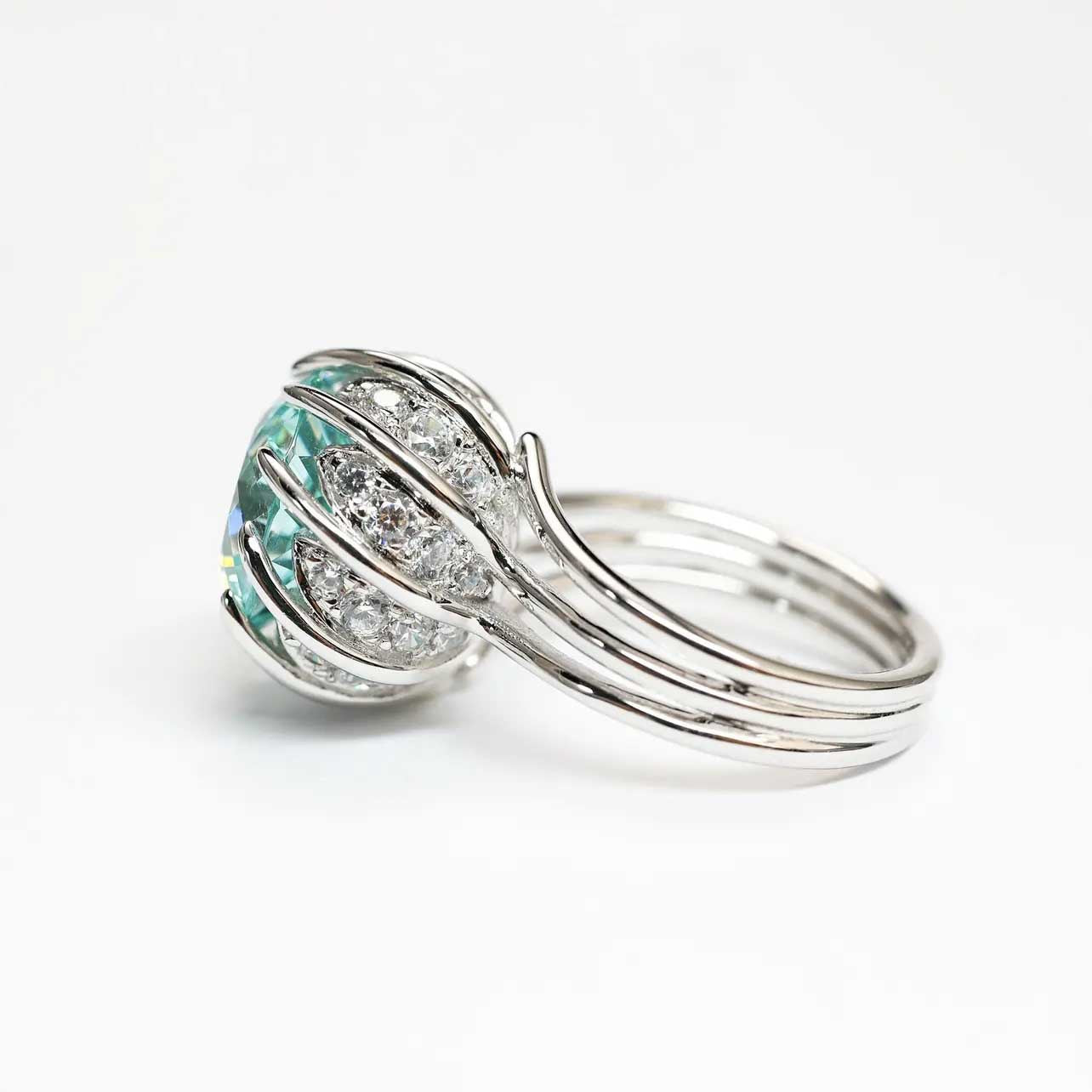 Damenring mit exquisitem, blühendem Edelsteindesign Shop Nory
