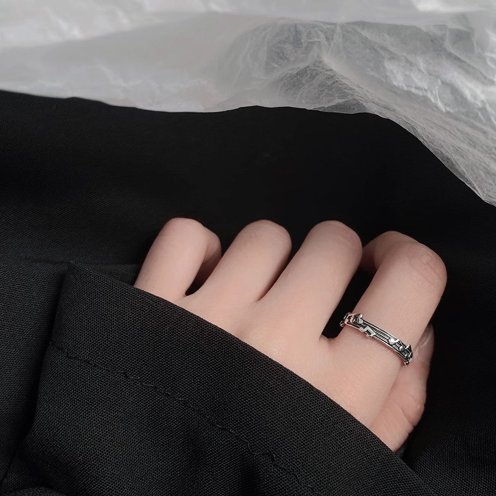 Damen moderner und minimalistischer Silberring mit eingeprägtem Design Shop Nory