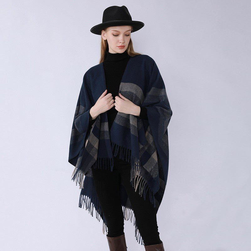 Damen Grobgewebte Cape‑Ruana im Oversize mit verlaufendem Karomuster und Fransensaum Shop Nory