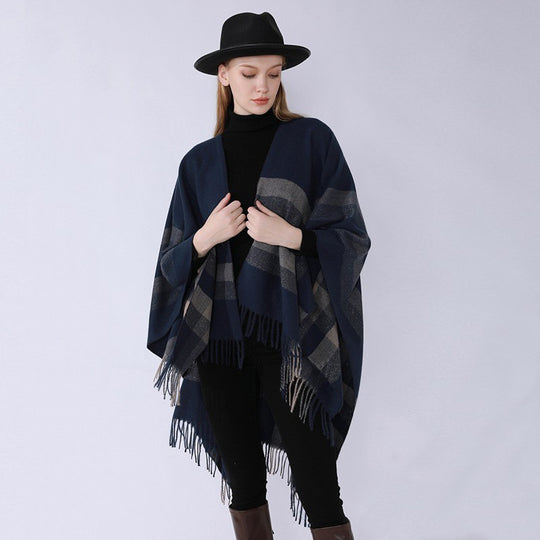Damen Grobgewebte Cape‑Ruana im Oversize mit verlaufendem Karomuster und Fransensaum Shop Nory