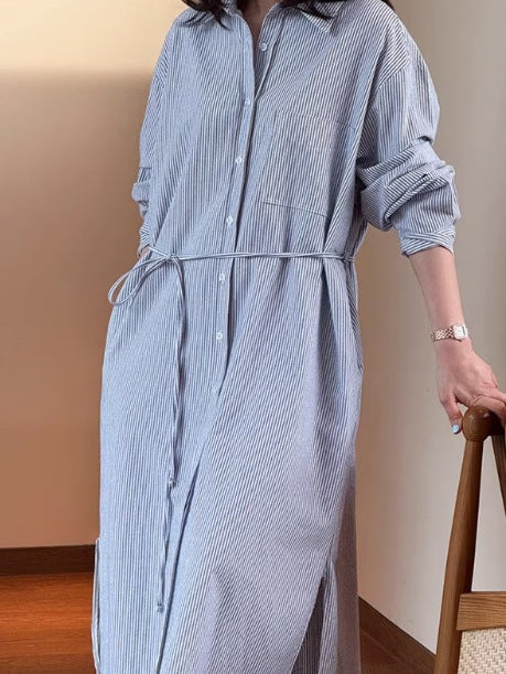 Damen Langes Hemdblusenkleid aus Popeline mit feiner Streifenstruktur, Kordel‑Taille und Seitenschlitzen Shop Nory