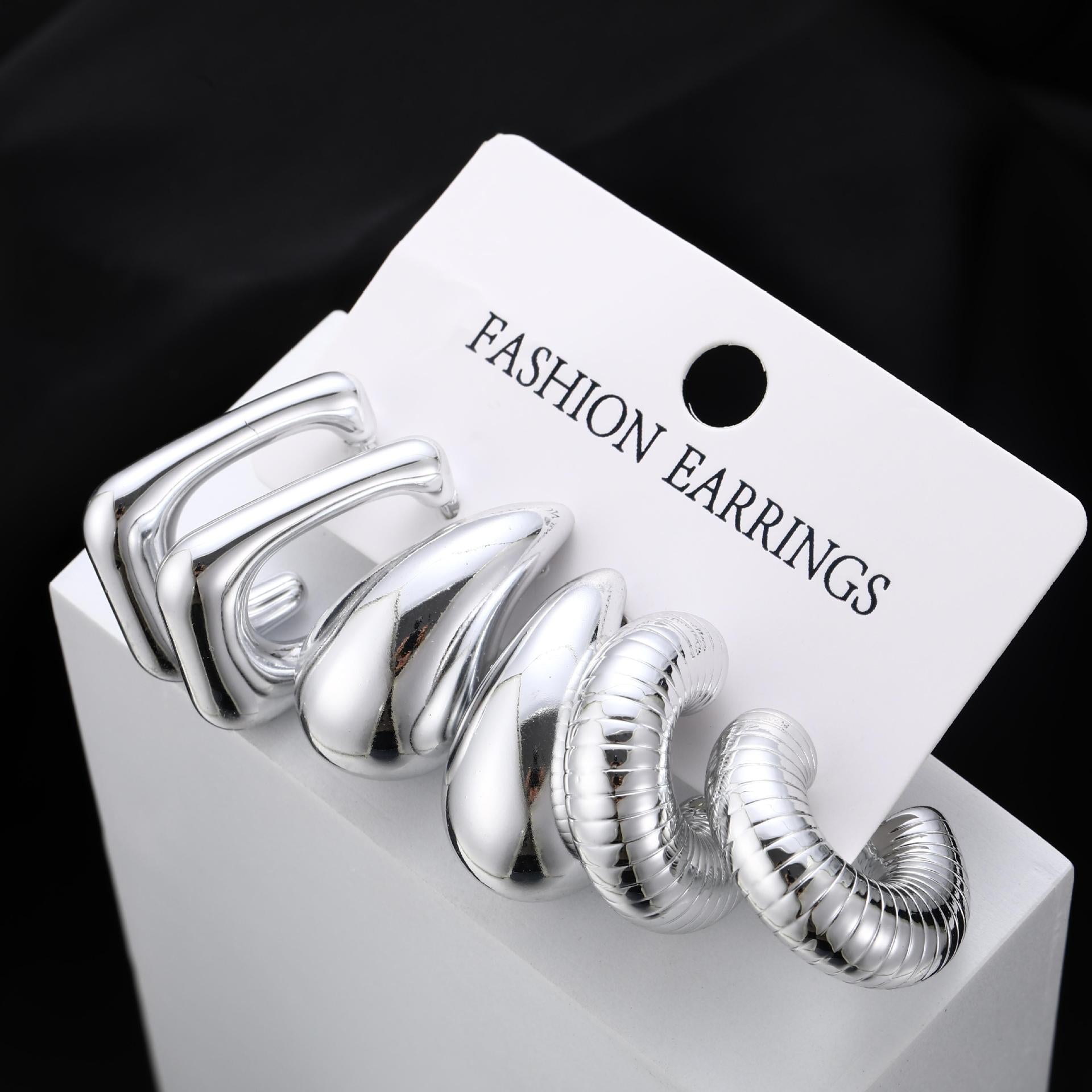 Damen Ohrringe Set mit stylischen, modernen Designs Shop Nory