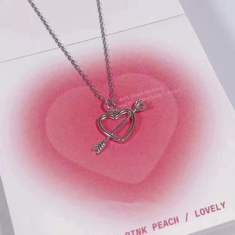 Damen Halskette mit stilvollem Herzanhänger und funkelnden Zirkonia Shop Nory