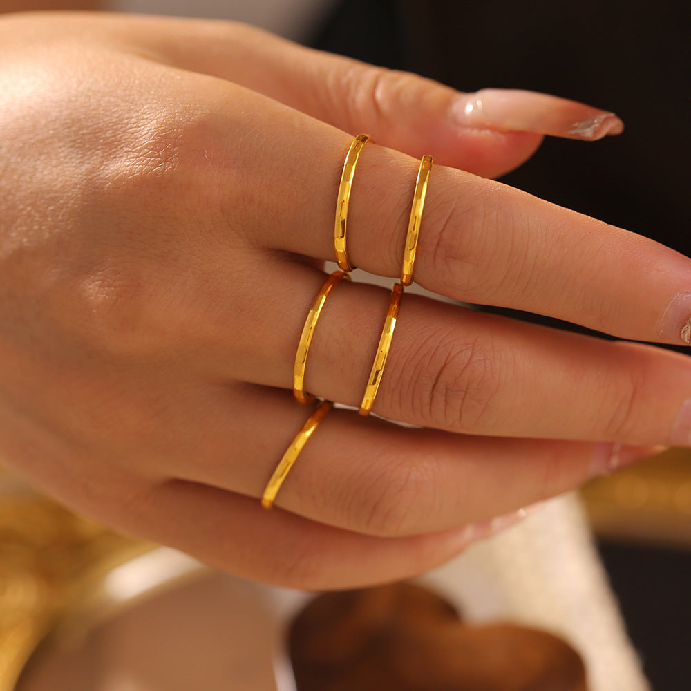 Damenring aus hochwertigem Titanstahl mit elegantem, glattem Design Shop Nory