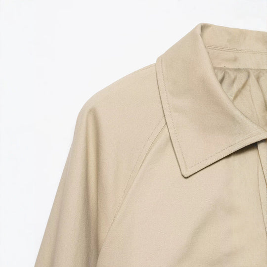 Damen Kurzgeschnittene Trenchjacke im Boxy‑Schnitt mit Raffung und verstellbaren Manschetten Shop Nory