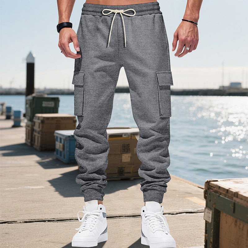 Herren nan Cargo-Jogginghose mit Tunnelzugbund, aufgesetzten Klappentaschen und schmal zulaufenden Bündchen Shop Nory