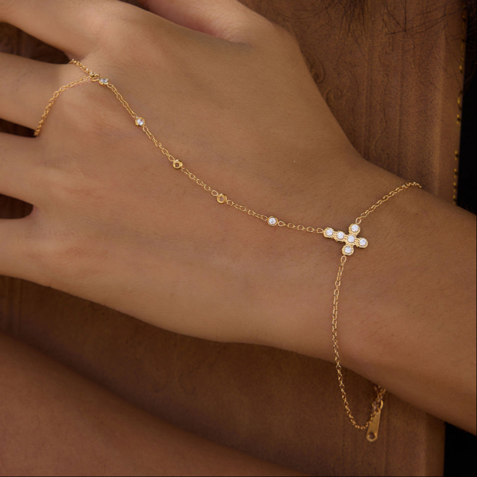 Damen Fußkettchen mit strahlendem Kreuzanhänger und hypoallergener Edelstahlverarbeitung Shop Nory