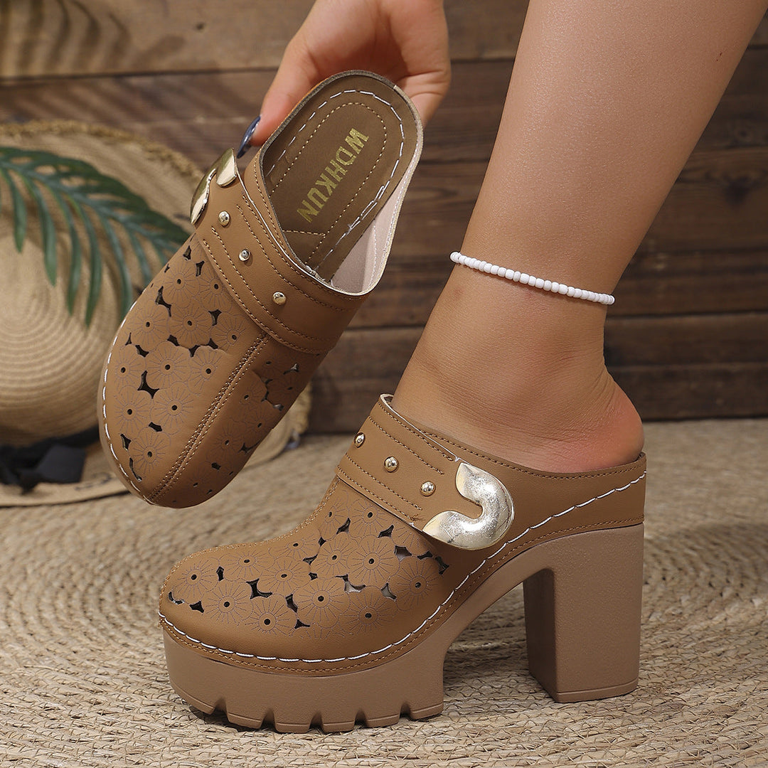 Damen Komfortable Clogs mit floraler Lochmusterung
